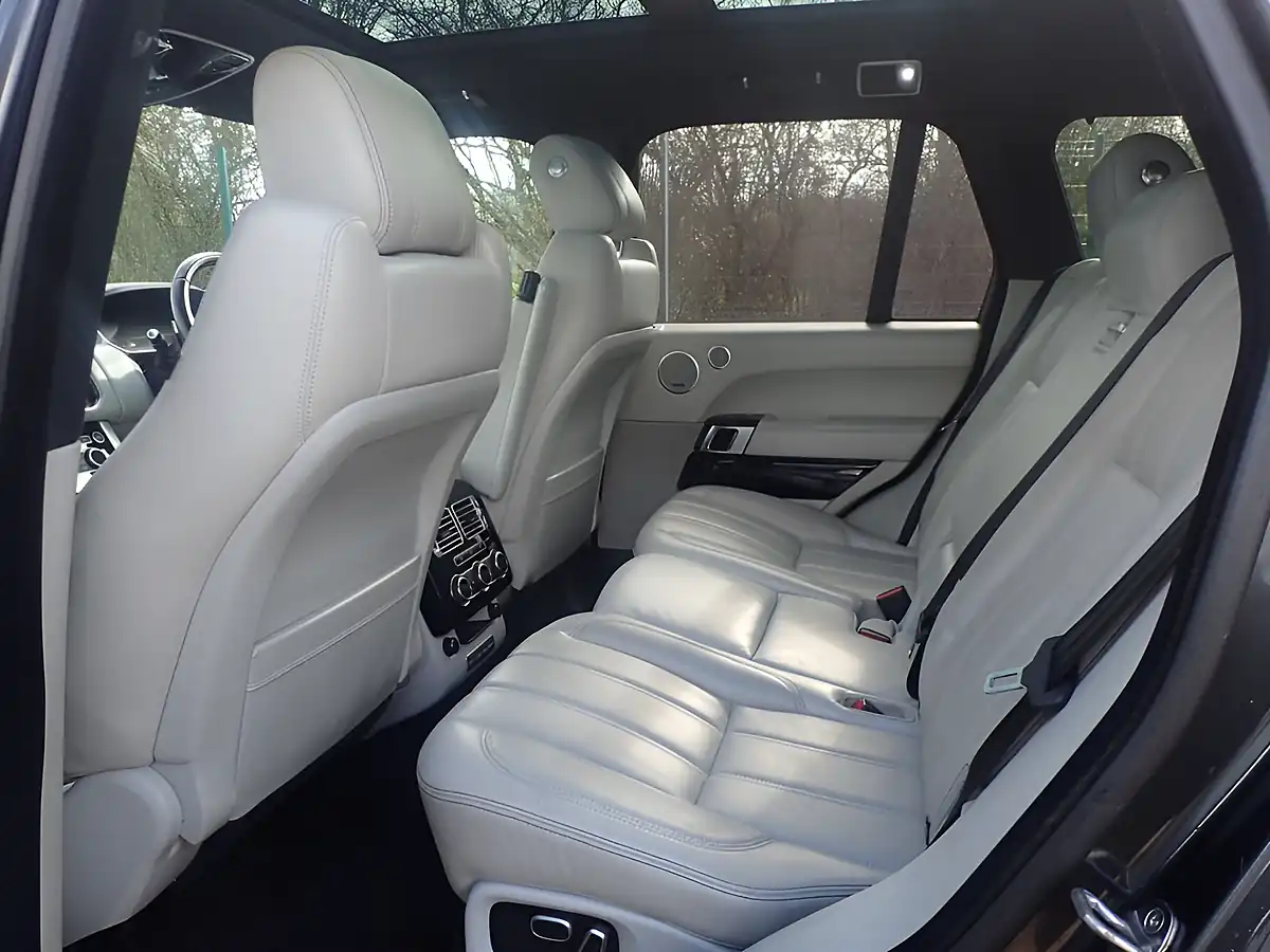 Used 2013 Land Rover Range Rover Vogue Se Grey - Interior and Exterior details 16