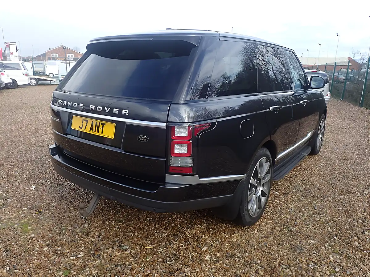 Used 2013 Land Rover Range Rover Vogue Se Grey - Interior and Exterior details 7