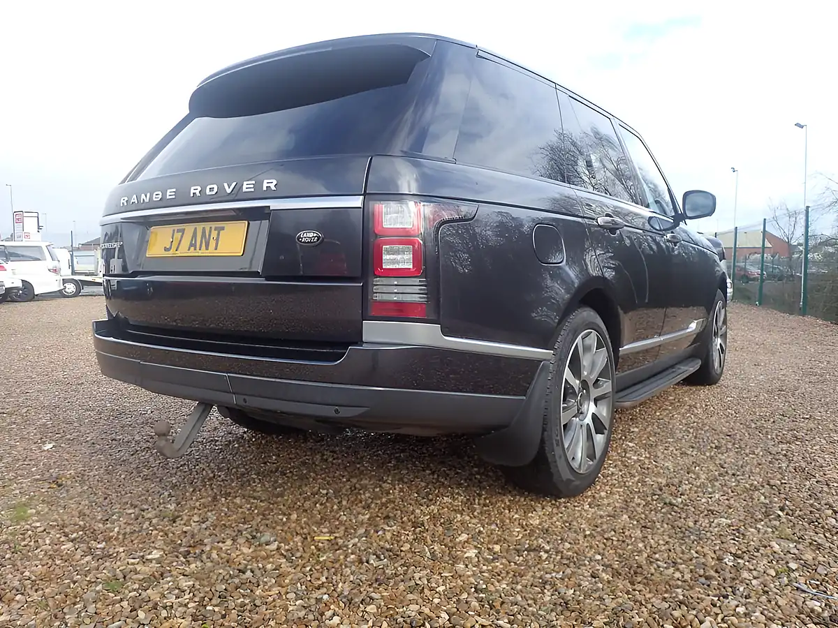 Used 2013 Land Rover Range Rover Vogue Se Grey - Interior and Exterior details 8