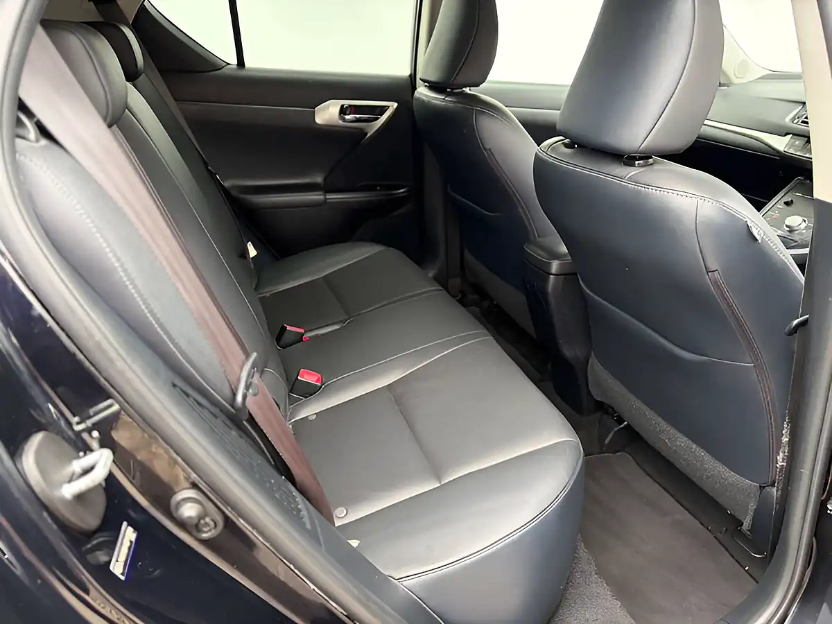 Used 2013 Lexus Ct Luxury Obsidian Black - Interior and Exterior details 11