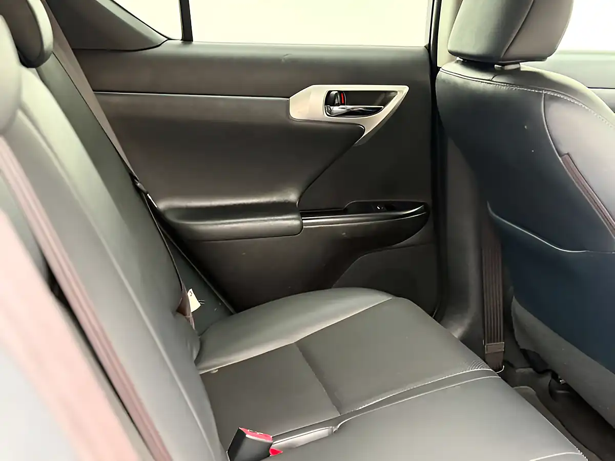 Used 2013 Lexus Ct Luxury Obsidian Black - Interior and Exterior details 12