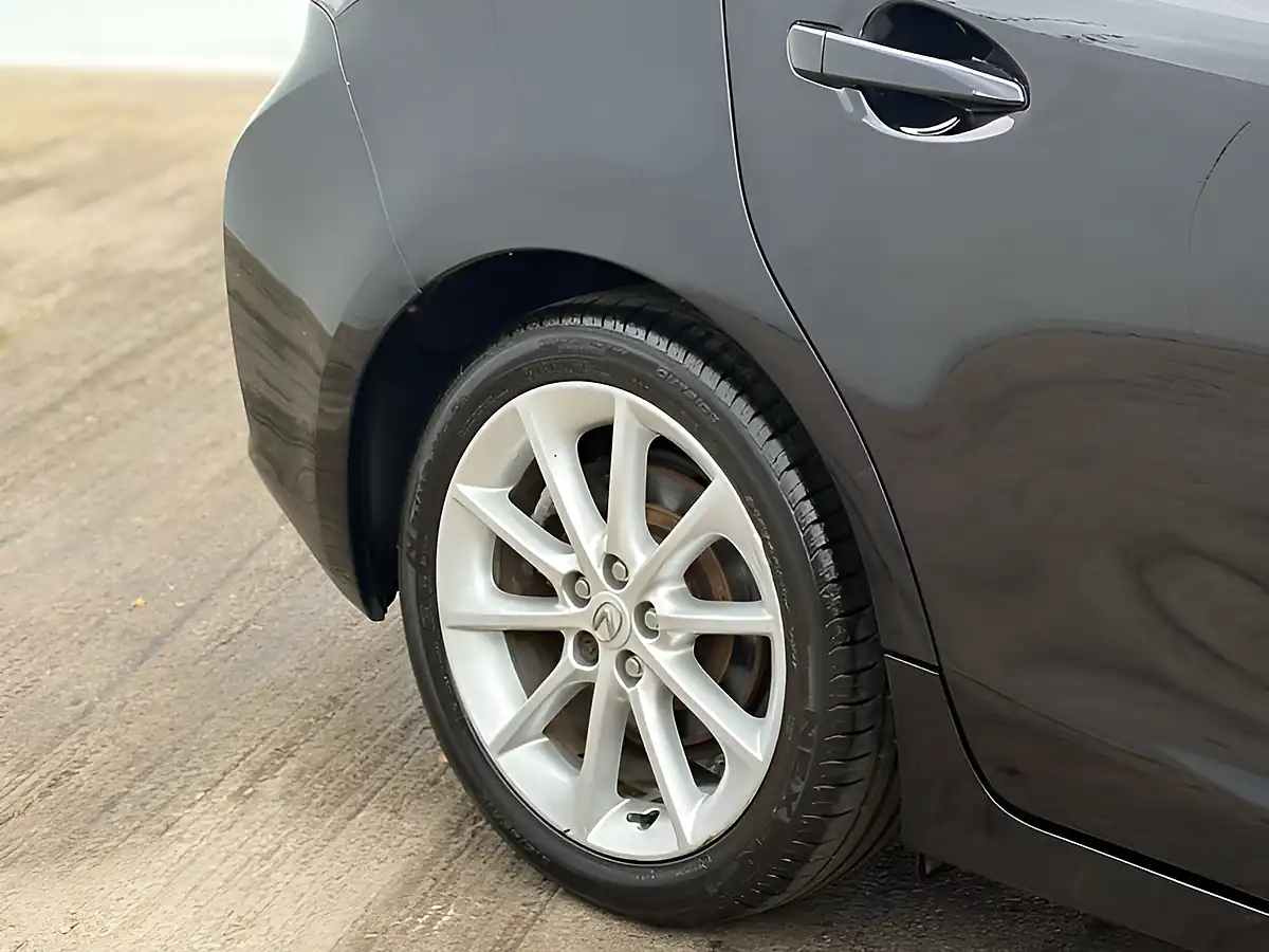 Used 2013 Lexus Ct Luxury Obsidian Black - Interior and Exterior details 7