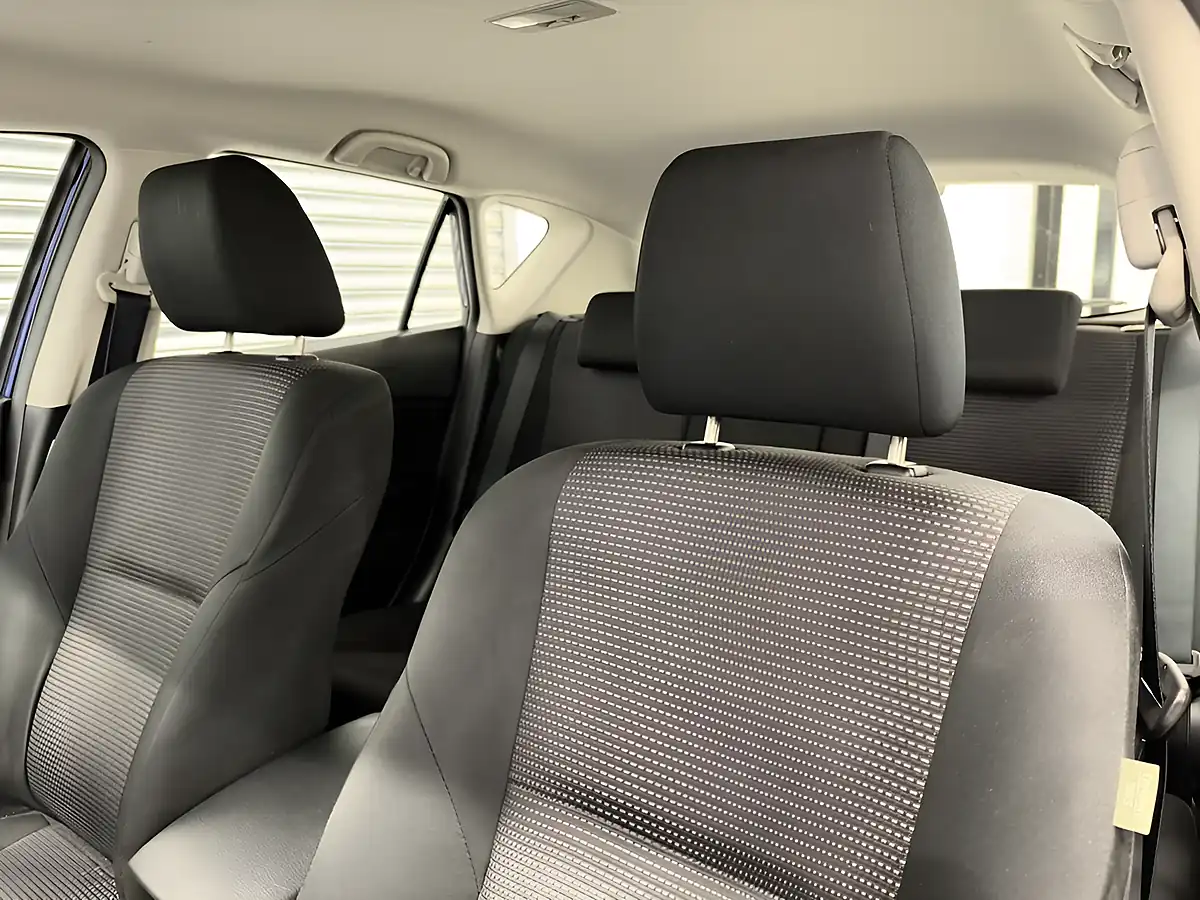Used 2013 Mazda 3 Tamura Indigo Lights - Interior and Exterior details 18
