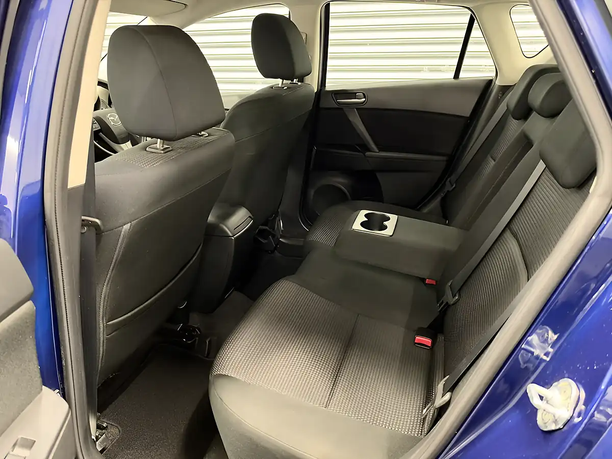 Used 2013 Mazda 3 Tamura Indigo Lights - Interior and Exterior details 19