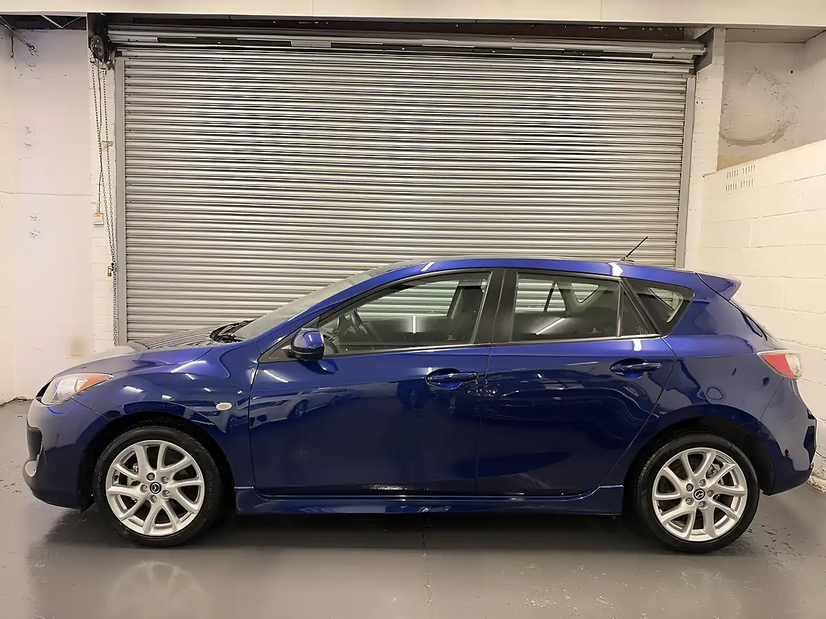 Used 2013 Mazda 3 Tamura Indigo Lights - Interior and Exterior details 6