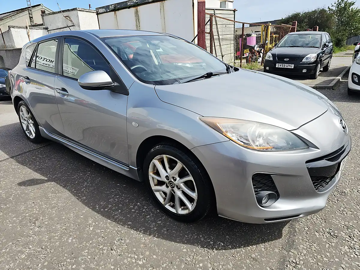 Used 2013 Mazda 3 Tamura Silver - Front View