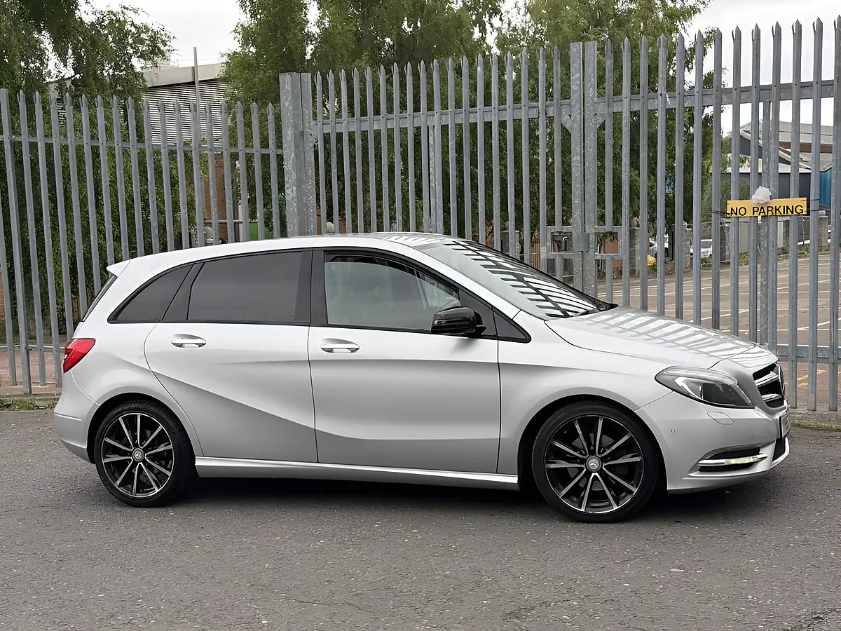 Used 2013 Mercedes b180 Sport Silver - Interior and Exterior details 3