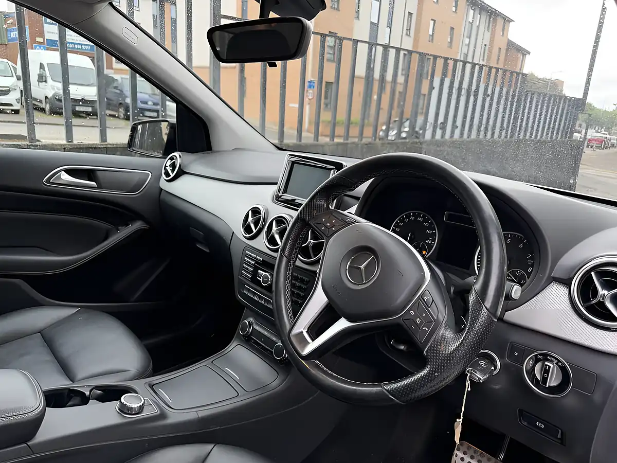 Used 2013 Mercedes b180 Sport Silver - Interior and Exterior details 5