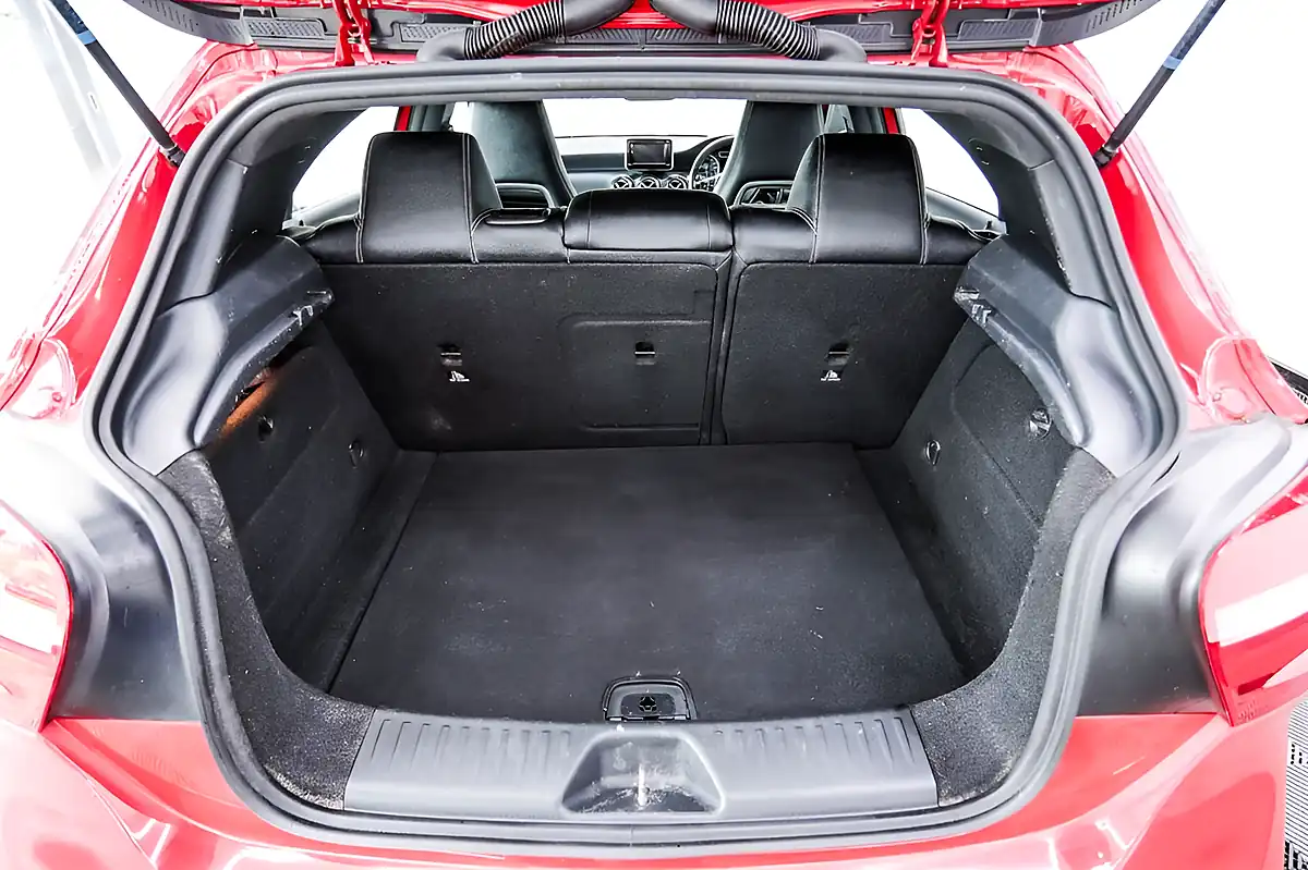 Used 2013 Mercedes-Benz a Class Se Red - Interior and Exterior details 19