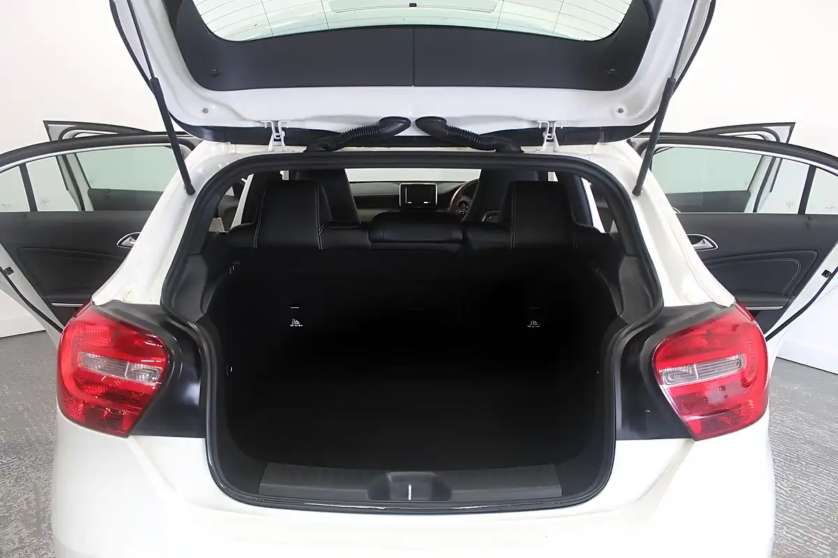 Used 2013 Mercedes-Benz a Class Sport White - Interior and Exterior details 11
