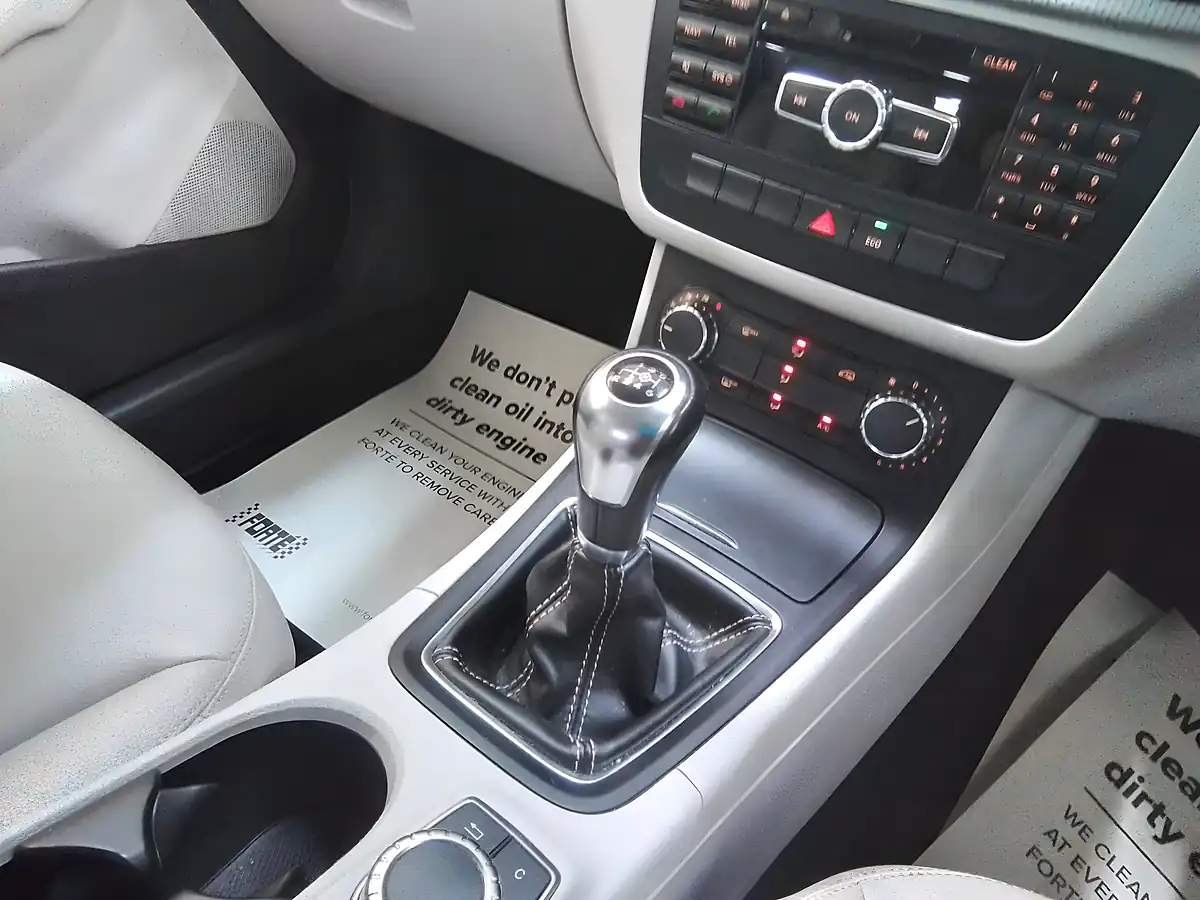 Used 2013 Mercedes-Benz B Class Blueefficiency Sport Blue - Interior and Exterior details 16