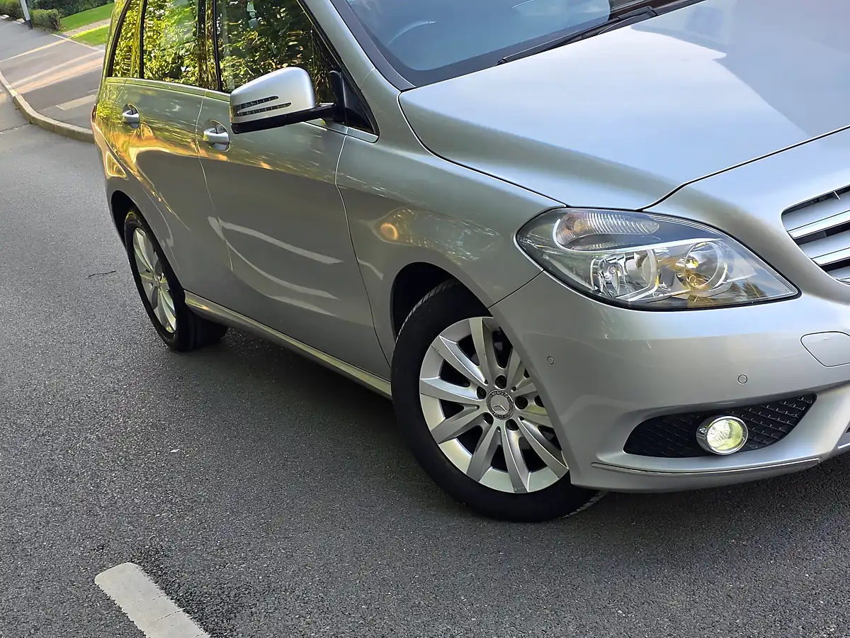 Used 2013 Mercedes-Benz B Class Se Silver - Interior and Exterior details 19