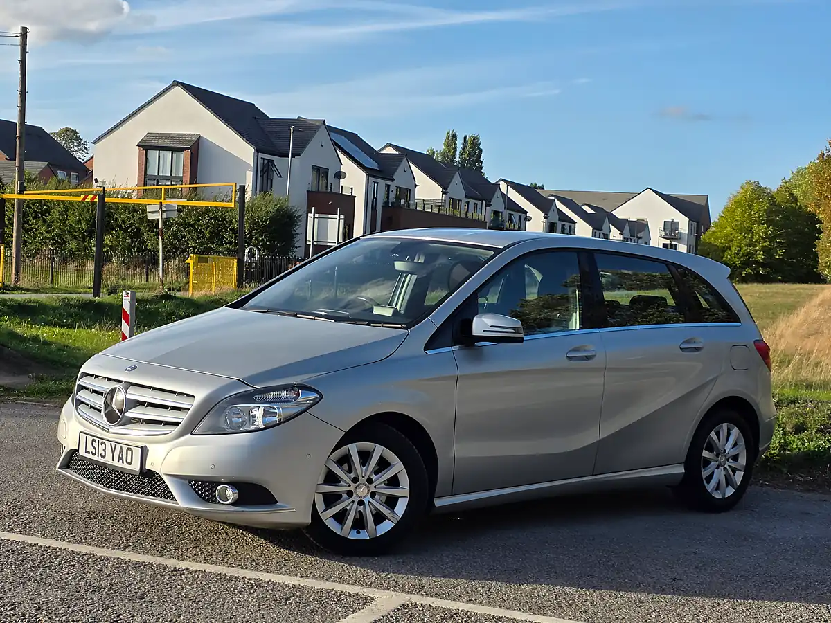 Used 2013 Mercedes-Benz B Class Se Silver - Interior and Exterior details 3