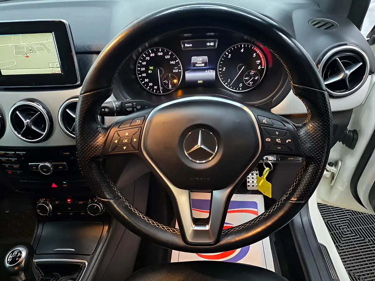 Used 2013 Mercedes-Benz B Class Sport White - Interior and Exterior details 10