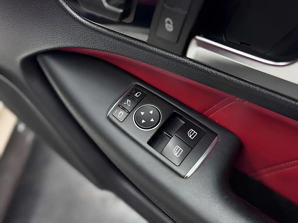 Used 2013 Mercedes-Benz C-Class AMG Edition 125 White - Interior and Exterior details 12
