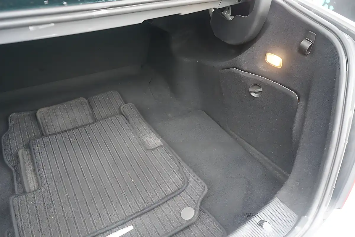 Used 2013 Mercedes-Benz C Class Executive Se Silver - Interior and Exterior details 11