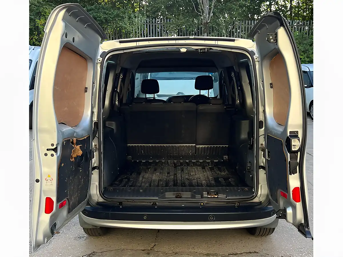 Used 2013 Mercedes-Benz Citan Crew Van Double Cab Silver - Interior and Exterior details 11