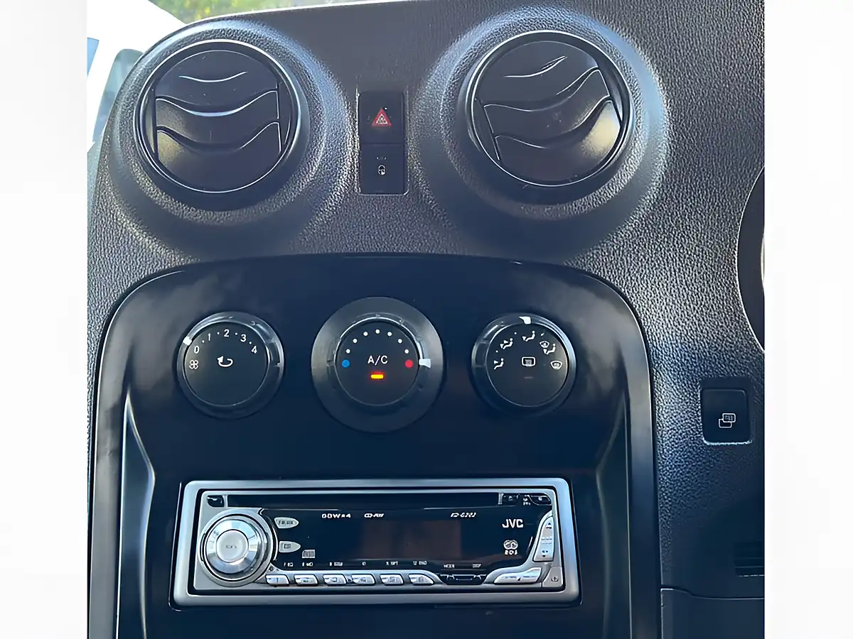Used 2013 Mercedes-Benz Citan Crew Van Double Cab Silver - Interior and Exterior details 18