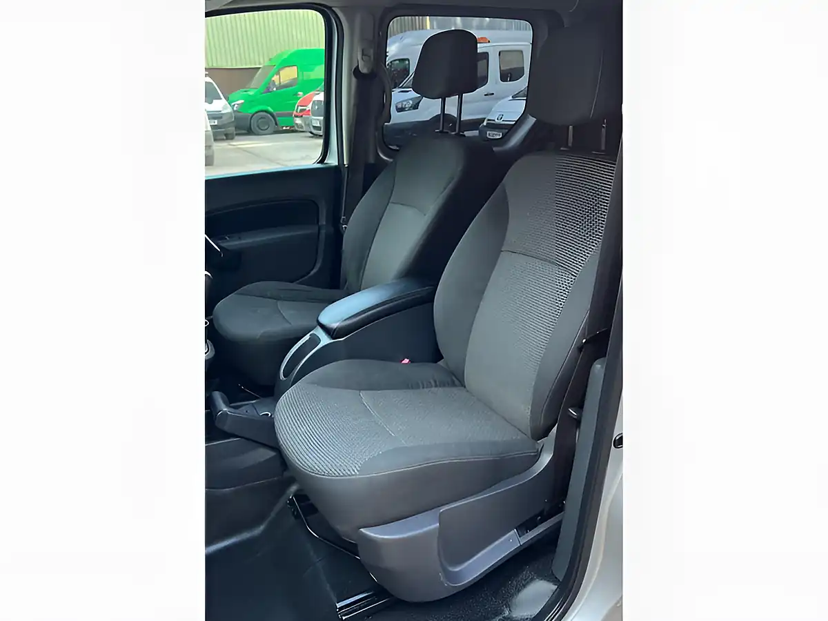 Used 2013 Mercedes-Benz Citan Crew Van Double Cab Silver - Interior and Exterior details 19