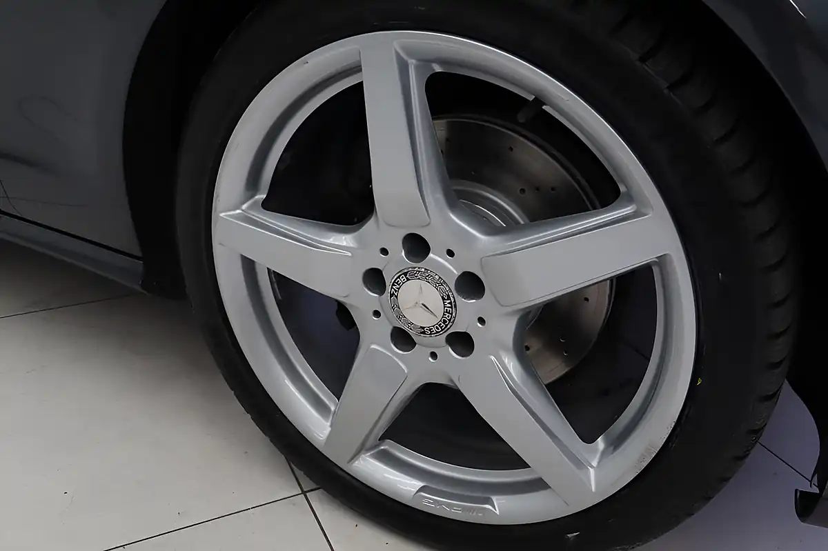 Used 2013 Mercedes-Benz Cls Sport Coupe Grey - Interior and Exterior details 3
