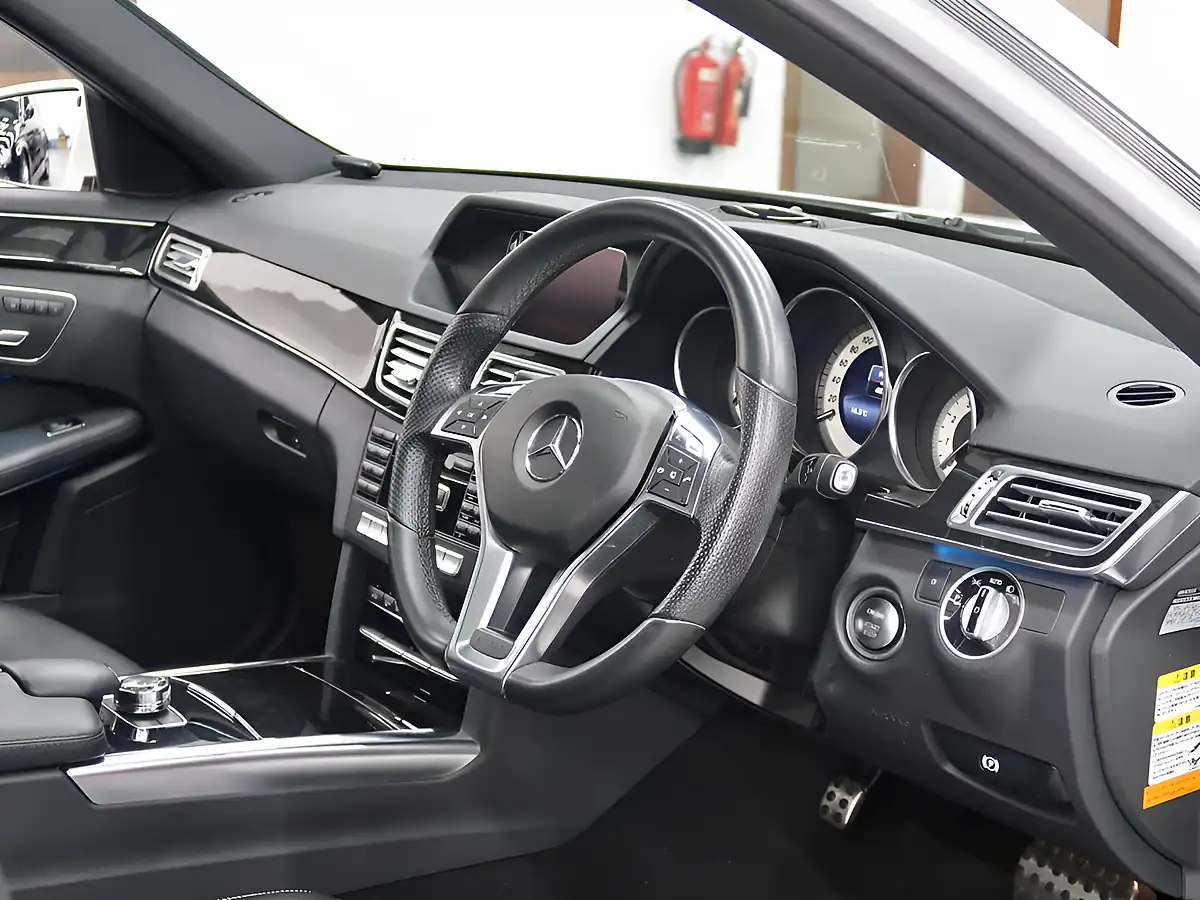 Used 2013 Mercedes-Benz E Class AMG Estate White - Interior and Exterior details 13