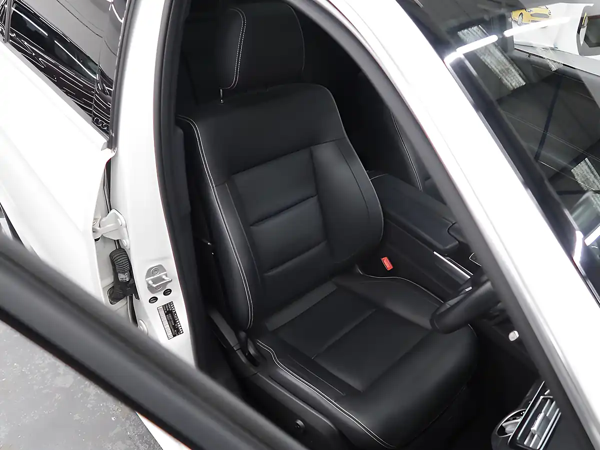Used 2013 Mercedes-Benz E Class AMG Estate White - Interior and Exterior details 15