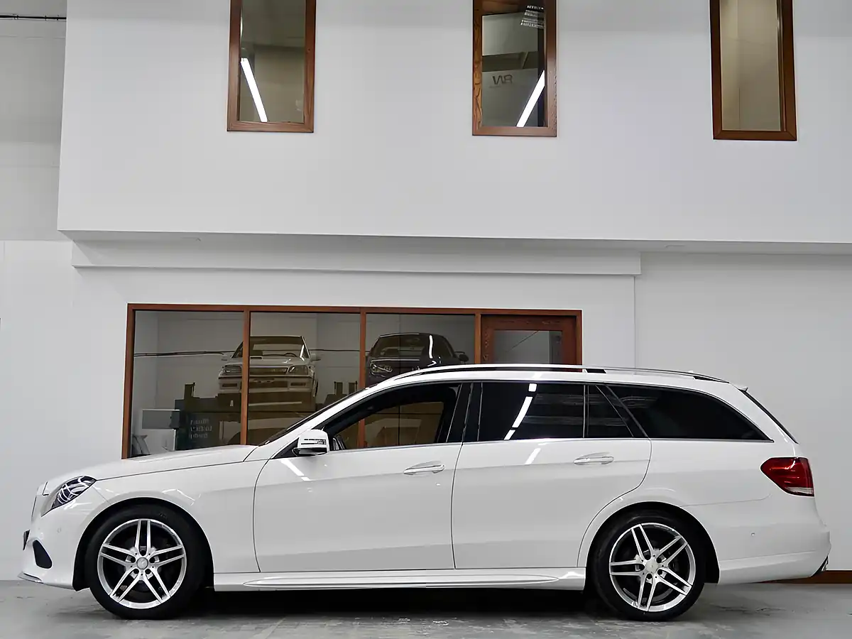 Used 2013 Mercedes-Benz E Class AMG Estate White - Interior and Exterior details 7