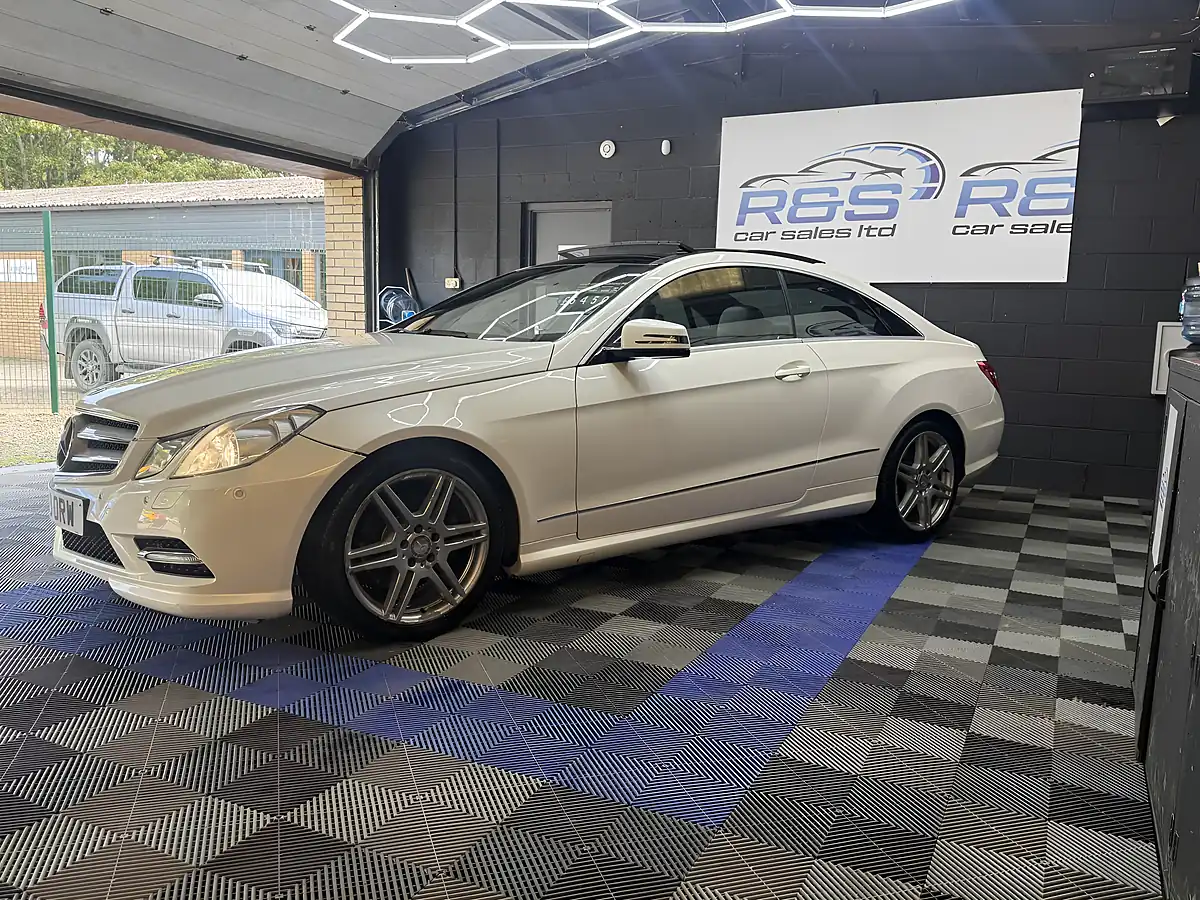 Used 2013 Mercedes-Benz E Class AMG Line Premium Plus Pearlescent White - Interior and Exterior details 6