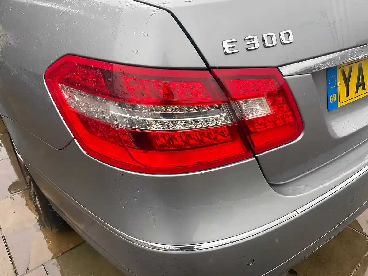 Used 2013 Mercedes-Benz E Class Bluetec Grey - Interior and Exterior details 5