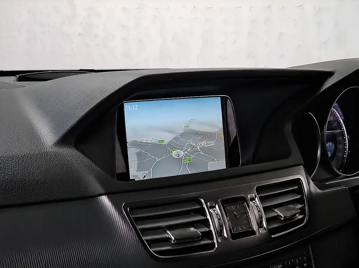 Used 2013 Mercedes-Benz E Class Se Designo Hyacinth Red - Interior and Exterior details 4