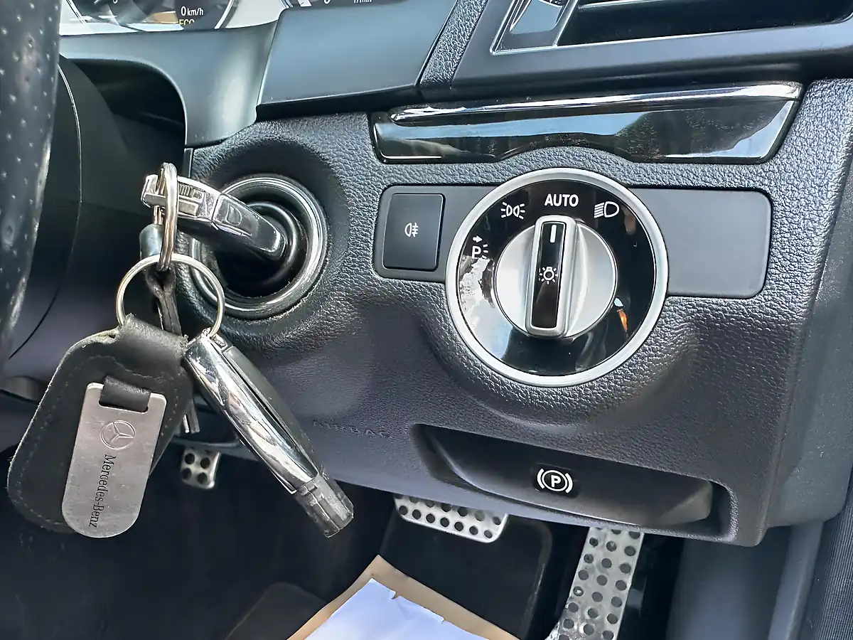 Used 2013 Mercedes-Benz E Class Sport Silver - Interior and Exterior details 17