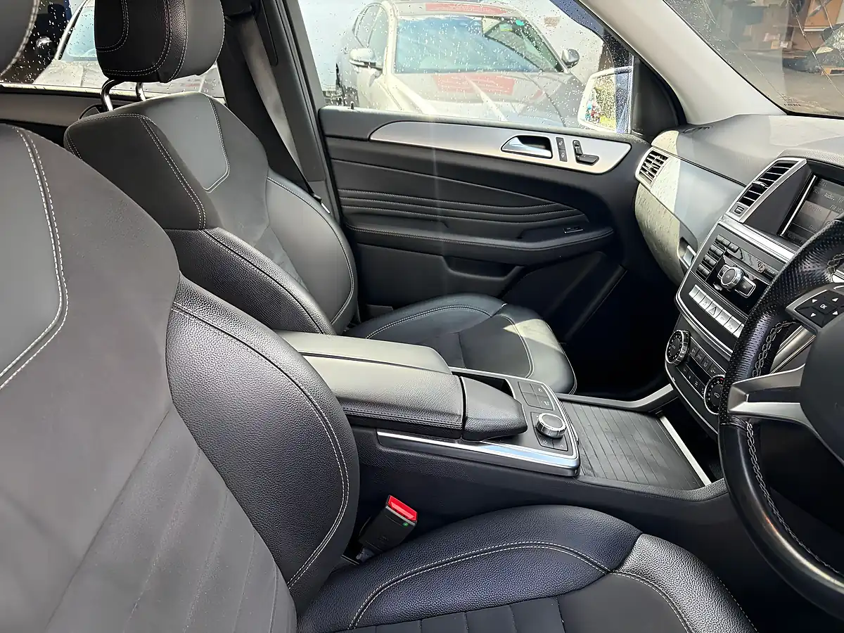 Used 2013 Mercedes-Benz M Class AMG Sport Silver - Interior and Exterior details 13