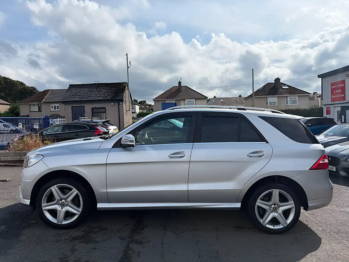 Used 2013 Mercedes-Benz M Class AMG Sport Silver - Interior and Exterior details 7