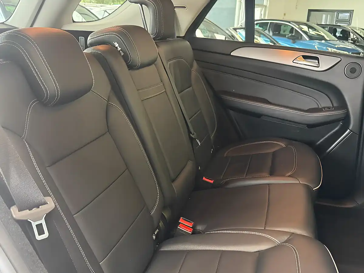 Used 2013 Mercedes-Benz M Class AMG Sport White - Interior and Exterior details 16