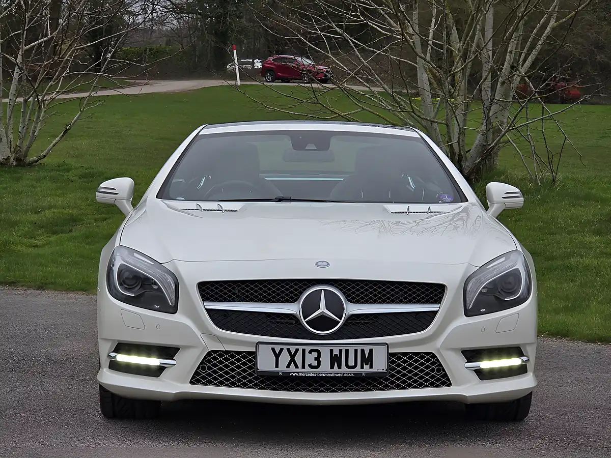 Used 2013 Mercedes-Benz Sl Blueefficiency Diamond White - Interior and Exterior details 14