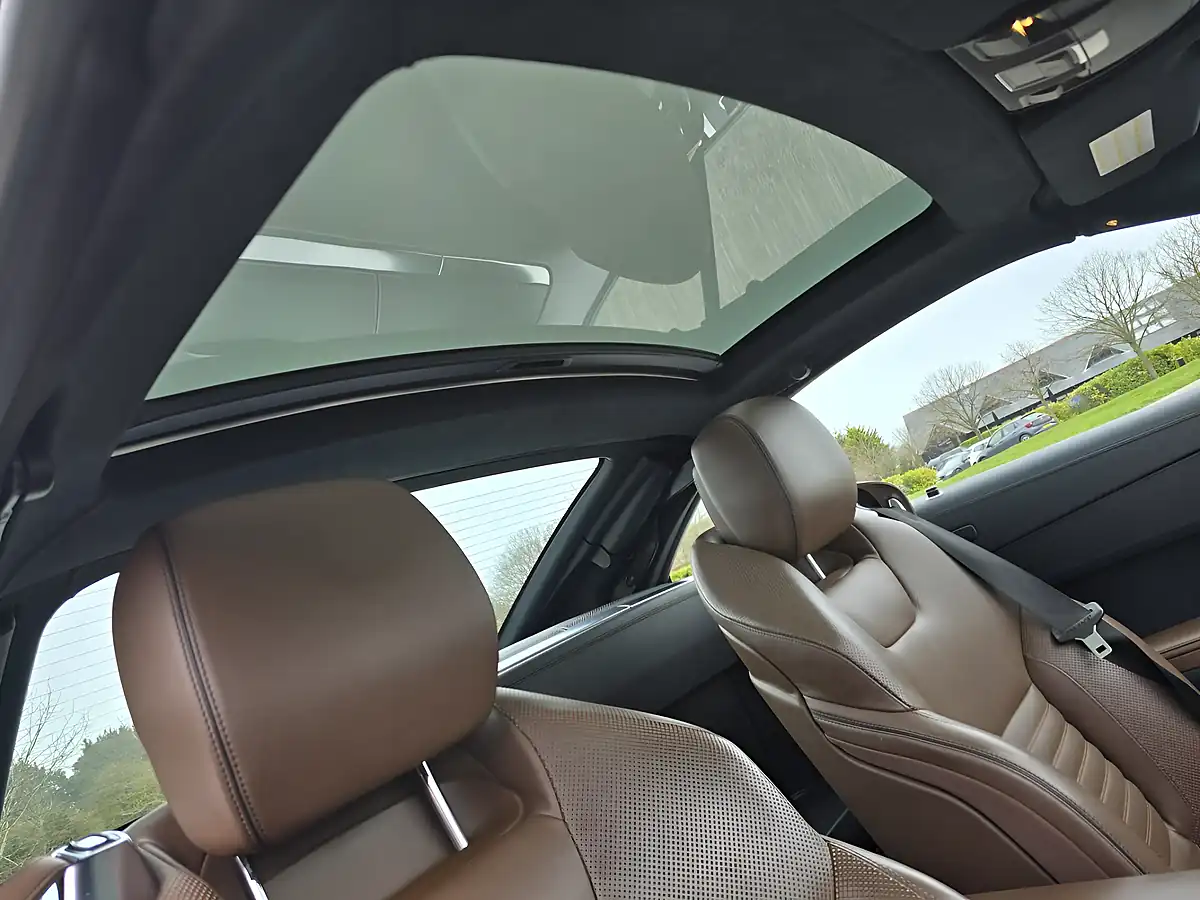 Used 2013 Mercedes-Benz Sl Blueefficiency Diamond White - Interior and Exterior details 3