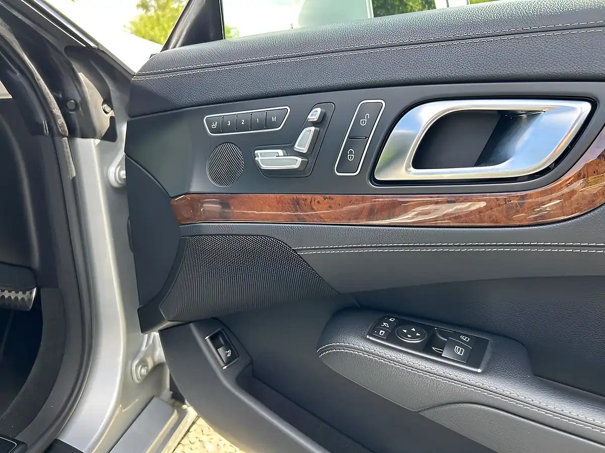 Used 2013 Mercedes-Benz Sl Class Designo Wood Iridium Silver Metallic - Interior and Exterior details 16