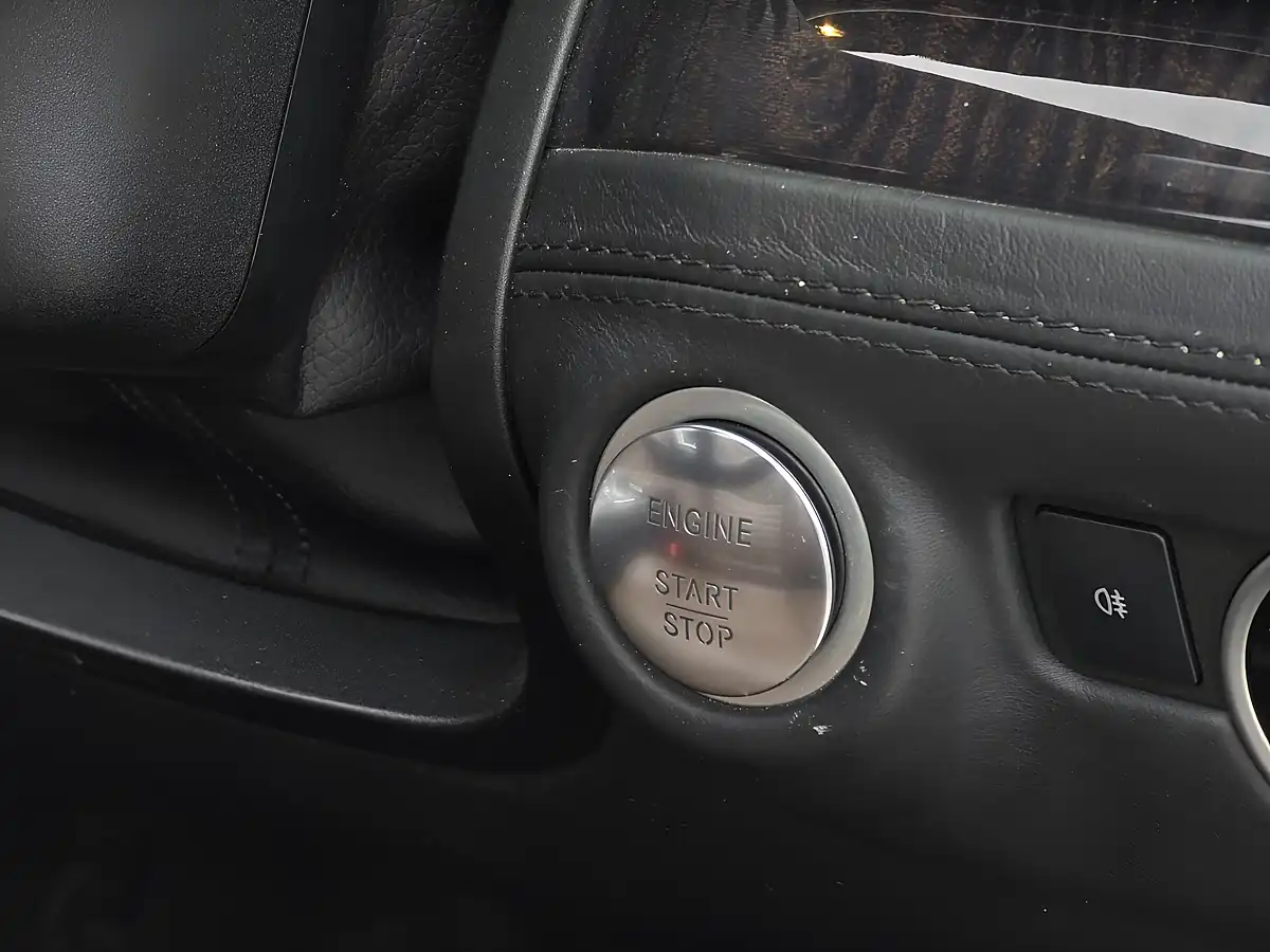 Used 2013 Mercedes-Benz Sl SL350 Diamond White - Interior and Exterior details 7