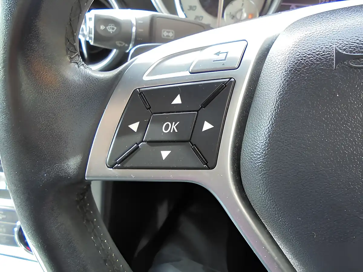 Used 2013 Mercedes-Benz Slk AMG Sport Silver - Interior and Exterior details 15