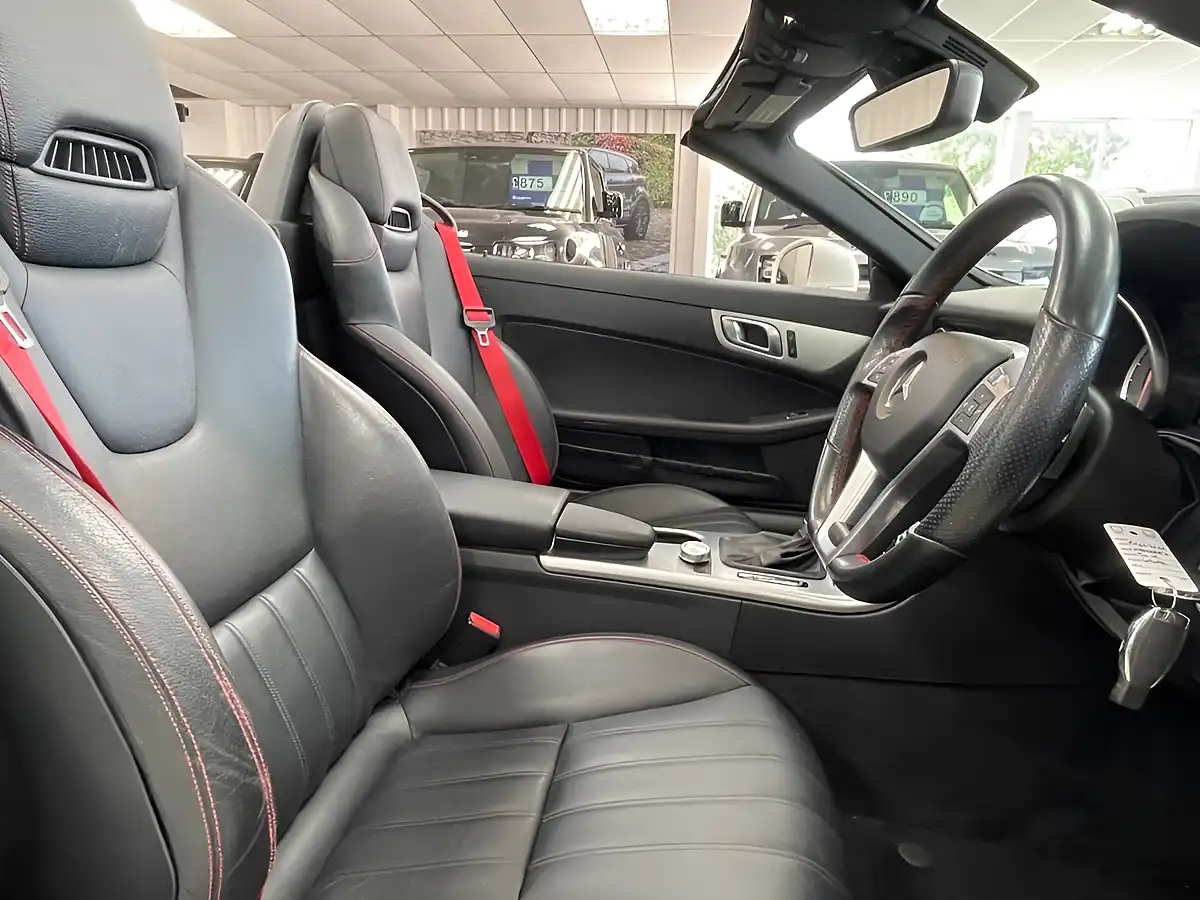 Used 2013 Mercedes-Benz Slk AMG Sport White - Interior and Exterior details 16