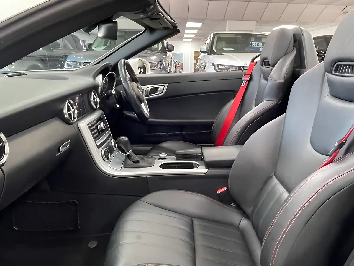Used 2013 Mercedes-Benz Slk AMG Sport White - Interior and Exterior details 17