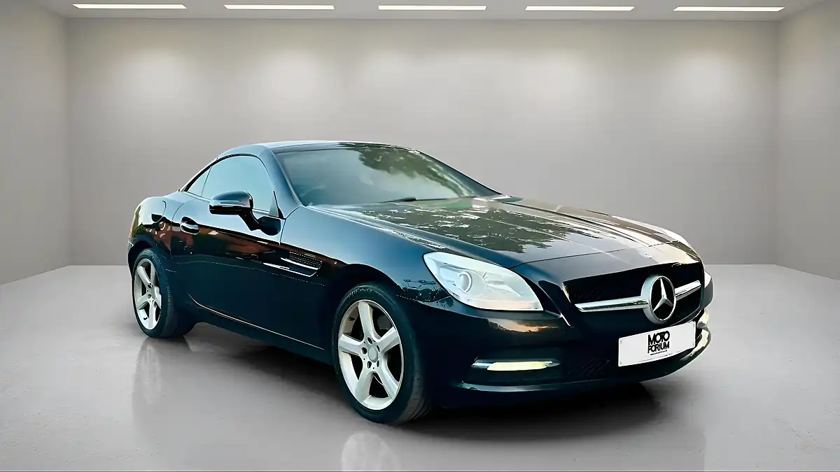 Used 2013 Mercedes-Benz Slk Blueefficiency Black - Interior and Exterior details 10