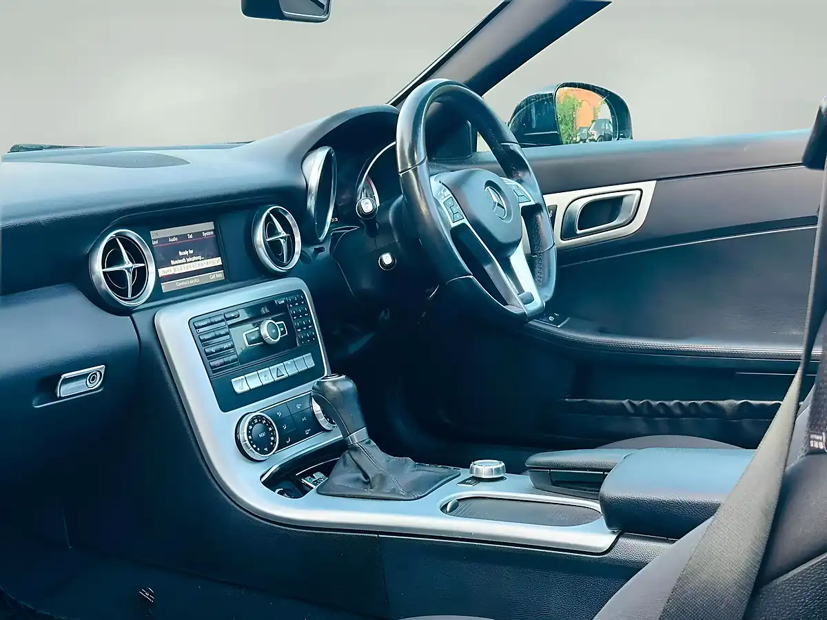 Used 2013 Mercedes-Benz Slk Blueefficiency Black - Interior and Exterior details 12