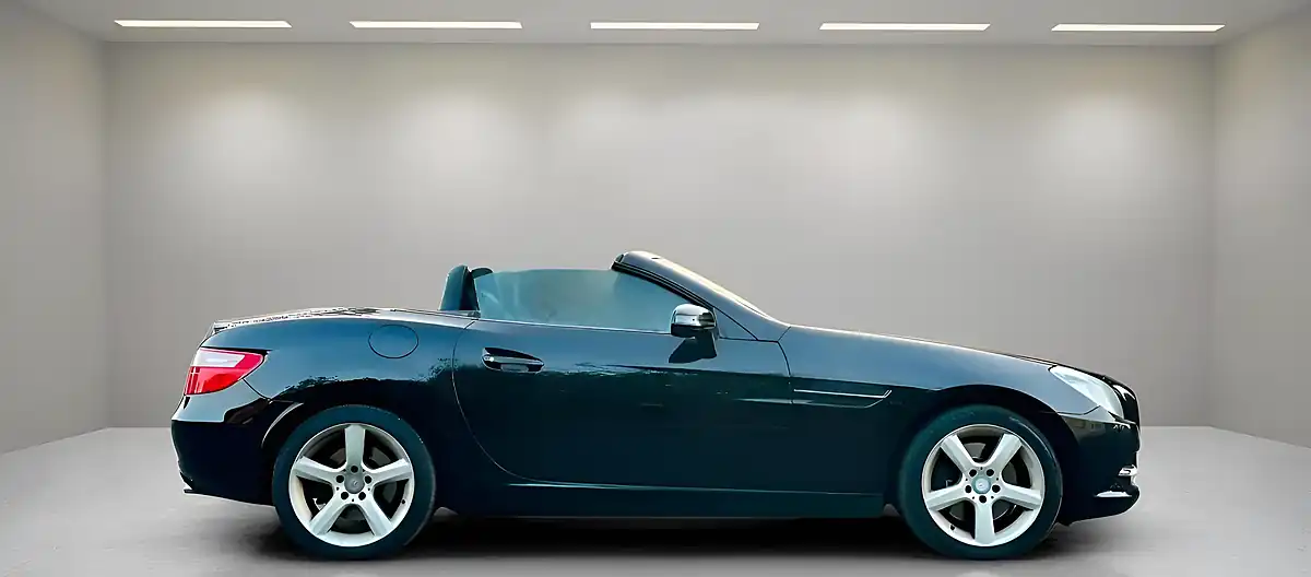 Used 2013 Mercedes-Benz Slk Blueefficiency Black - Interior and Exterior details 4