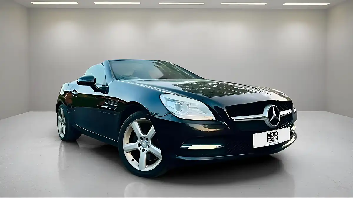Used 2013 Mercedes-Benz Slk Blueefficiency Black - Interior and Exterior details 6