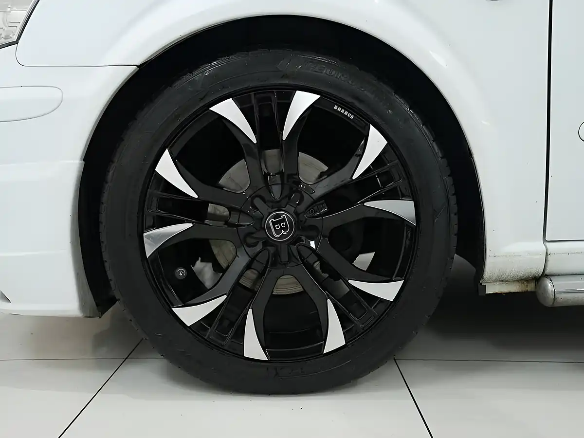 Used 2013 Mercedes-Benz Vito Dualiner Sport White - Interior and Exterior details 18