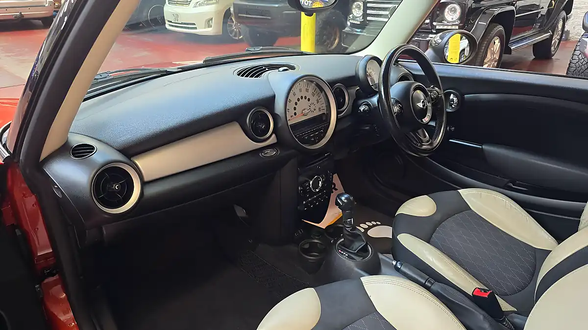 Used 2013 MINI Clubman Cooper Orange - Interior and Exterior details 11