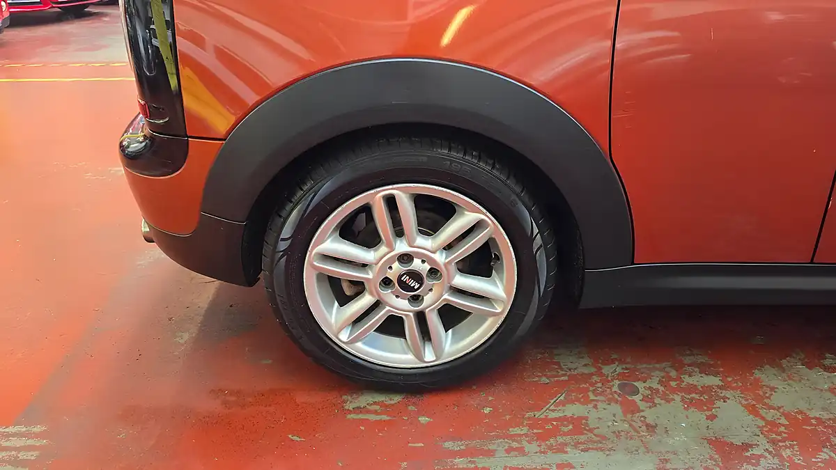 Used 2013 MINI Clubman Cooper Orange - Interior and Exterior details 16