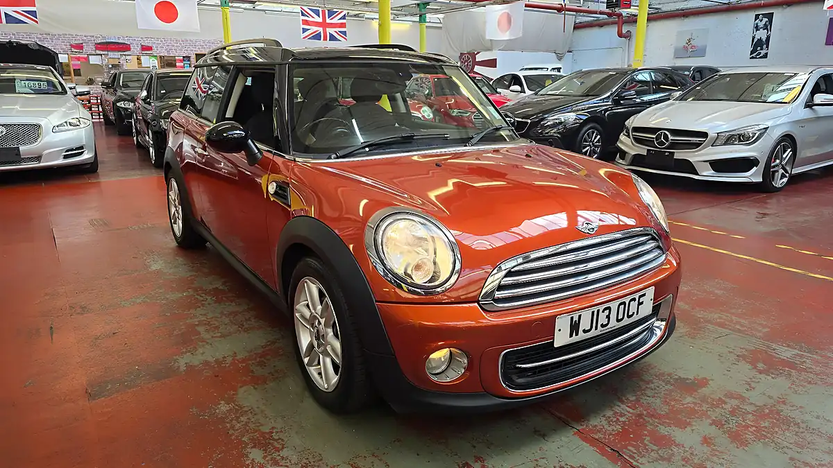 Used 2013 MINI Clubman Cooper Orange - Interior and Exterior details 3