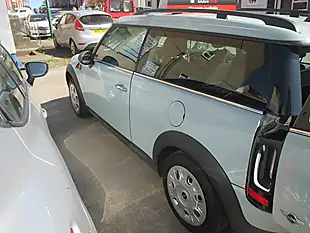 Used 2013 MINI Clubman One Blue - Interior and Exterior details 5